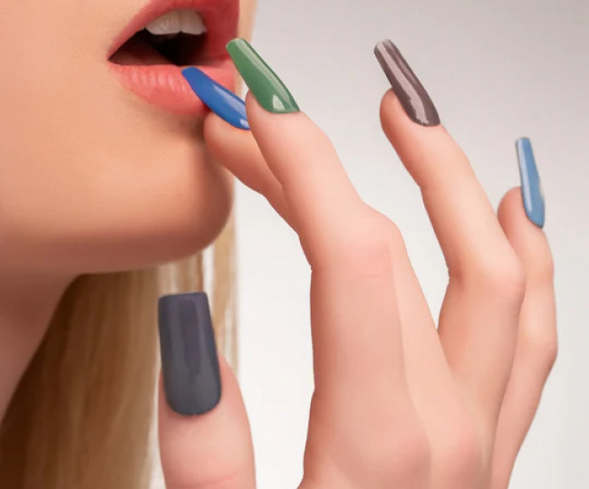 Розумні накладні нігті з технологією електронного чорнила iPolish